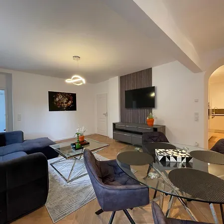 Luxurioese Mit Wellness Oase