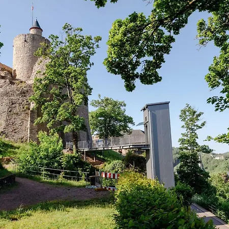 Luxurioese Mit Wellness Oase Saarburg