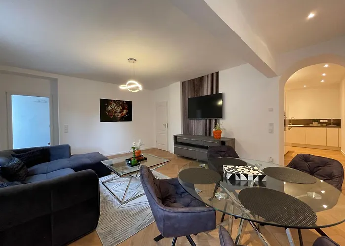 Luxurioese Mit Wellness Oase